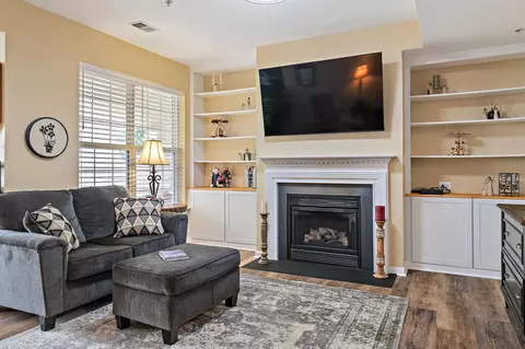 Living - 249 Galewood Dr, Edgewater, MD 21037 photo 3 of 5
