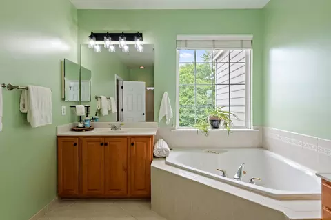 Bath - 249 Galewood Dr, Edgewater, MD 21037 photo 3 of 6