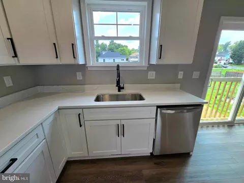 Kitchen - 121 Bishop Ave, Brooklyn, MD 21225 photo 4 of 4