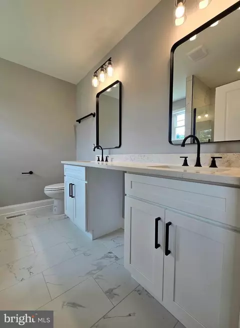 Bath - 121 Bishop Ave, Brooklyn, MD 21225 photo 2 of 6