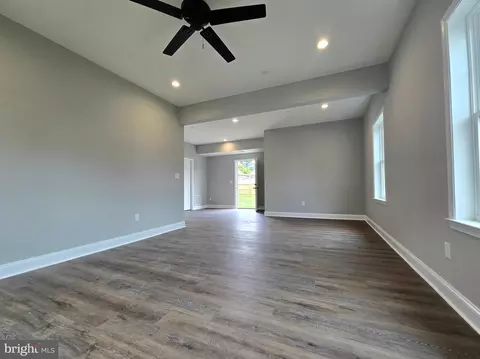 Living - 121 Bishop Ave, Brooklyn, MD 21225 photo 9 of 10