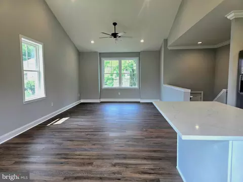 Living - 121 Bishop Ave, Brooklyn, MD 21225 photo 4 of 10