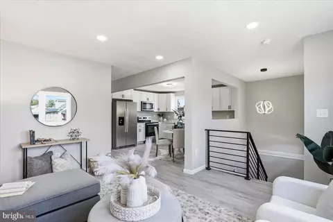 Entry Way - 415 Orchard Ave, Brooklyn, MD 21225 photo 3 of 4