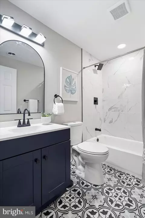 Bath - 415 Orchard Ave, Brooklyn, MD 21225 photo 4 of 4