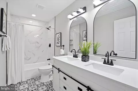 Bath - 415 Orchard Ave, Brooklyn, MD 21225 photo 1 of 4