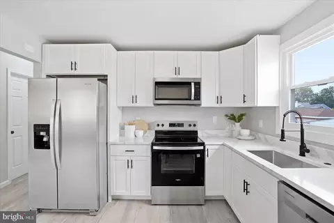 Kitchen - 415 Orchard Ave, Brooklyn, MD 21225 photo 3 of 5