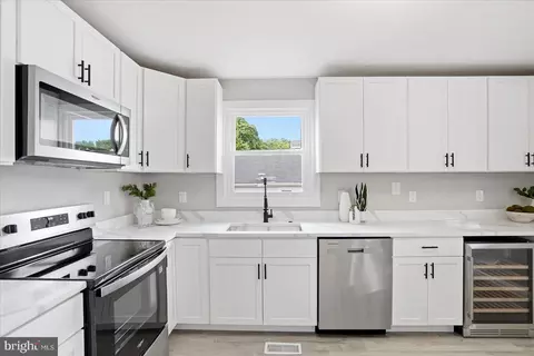 Kitchen - 415 Orchard Ave, Brooklyn, MD 21225 photo 5 of 5