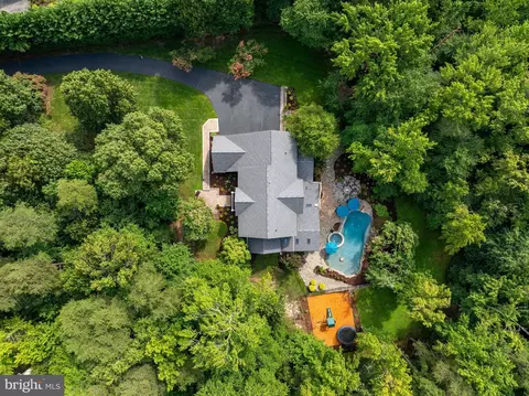 View/Area - 1654 Braid Hills Dr, Pasadena, MD 21122 photo 3 of 12