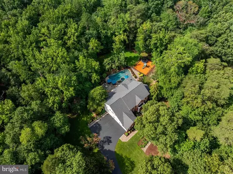 View/Area - 1654 Braid Hills Dr, Pasadena, MD 21122 photo 2 of 12