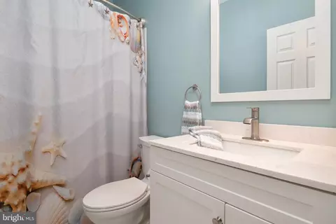 Bath - 1654 Braid Hills Dr, Pasadena, MD 21122 photo 2 of 7