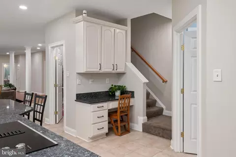 Entry Way - 1654 Braid Hills Dr, Pasadena, MD 21122 photo 4 of 8