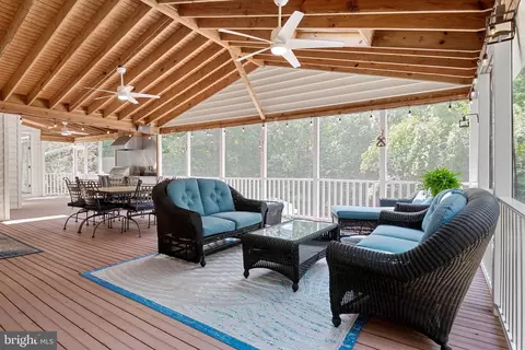 Exterior - 1654 Braid Hills Dr, Pasadena, MD 21122 photo 16 of 31