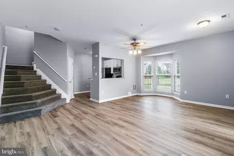 Living - 2000 Cramer Point Ct, Odenton, MD 21113 photo 4 of 5