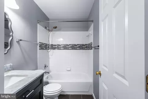 Bath - 2000 Cramer Point Ct, Odenton, MD 21113 photo 4 of 4