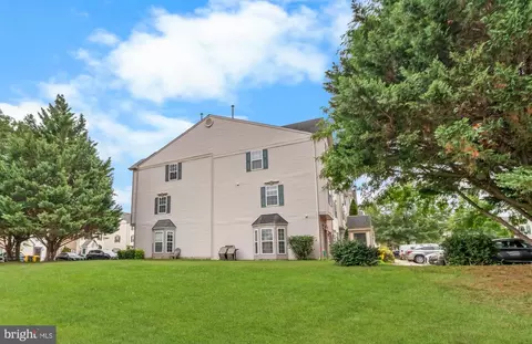 Exterior - 2000 Cramer Point Ct, Odenton, MD 21113 photo 2 of 3
