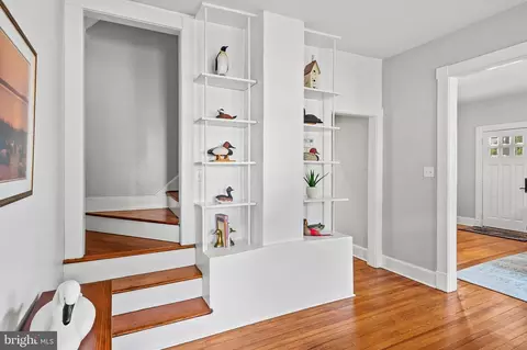Entry Way - 208 Edgewater Dr, Edgewater, MD 21037 photo 3 of 4