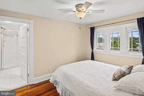 Bedroom - 208 Edgewater Dr, Edgewater, MD 21037 photo 6 of 8