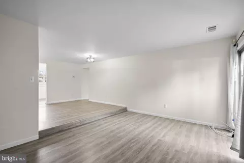 Living - 1482 Blockton Ct, Crofton, MD 21114 photo 2 of 6