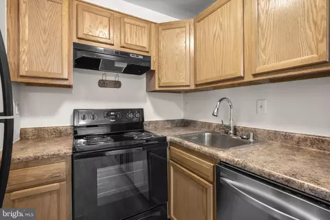 Kitchen - 1482 Blockton Ct, Crofton, MD 21114 photo 3 of 3
