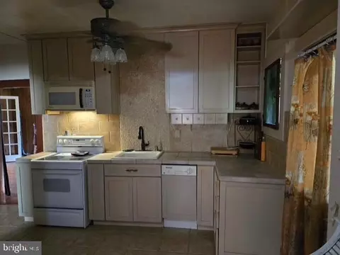 Kitchen - 1737 Cedar Ave, Shady Side, MD 20764 photo 1 of 1