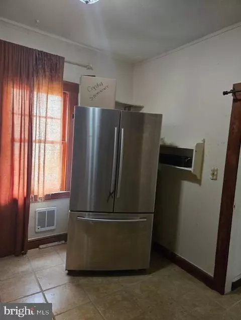 Entry Way - 1737 Cedar Ave, Shady Side, MD 20764 photo 4 of 9