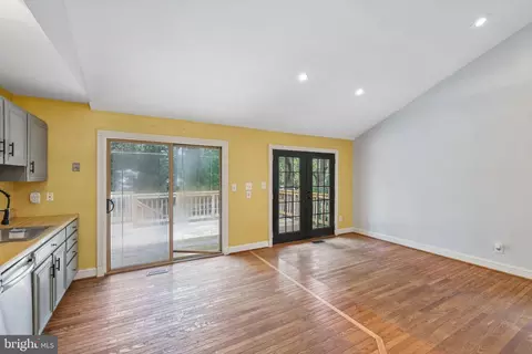 Living - 1398 Rainbow Dr, Pasadena, MD 21122 photo 1 of 8