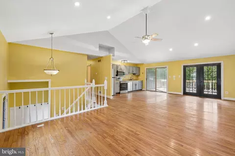 Living - 1398 Rainbow Dr, Pasadena, MD 21122 photo 2 of 8