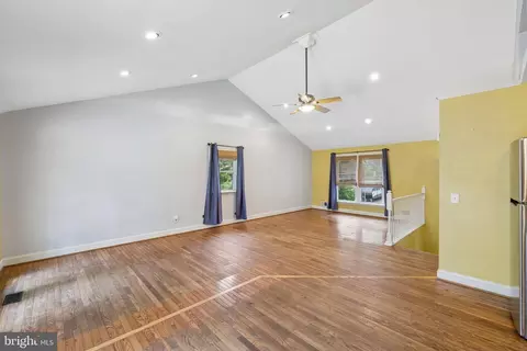 Living - 1398 Rainbow Dr, Pasadena, MD 21122 photo 4 of 8