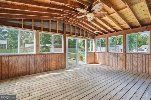 Exterior - 550 Sunset Knoll Rd, Pasadena, MD 21122 photo 5 of 9