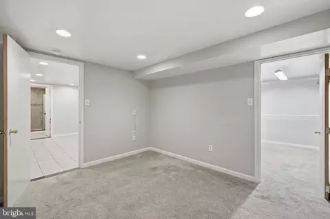 Bedroom - 550 Sunset Knoll Rd, Pasadena, MD 21122 photo 6 of 6