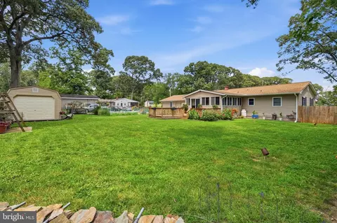 Exterior - 550 Sunset Knoll Rd, Pasadena, MD 21122 photo 3 of 9