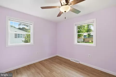 Bedroom - 550 Sunset Knoll Rd, Pasadena, MD 21122 photo 1 of 6