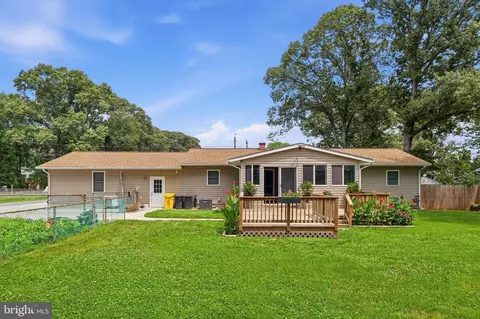 Exterior - 550 Sunset Knoll Rd, Pasadena, MD 21122 photo 2 of 9