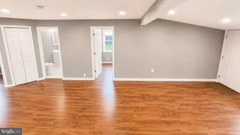 Entry Way - 1314 Pine St, Shady Side, MD 20764 photo 2 of 7
