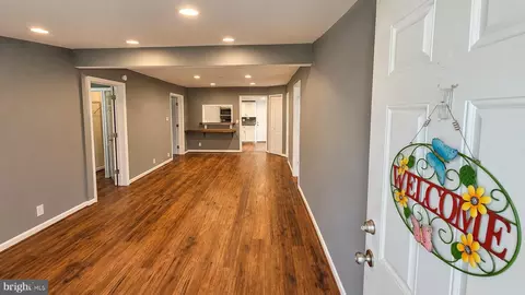 Entry Way - 1314 Pine St, Shady Side, MD 20764 photo 1 of 7