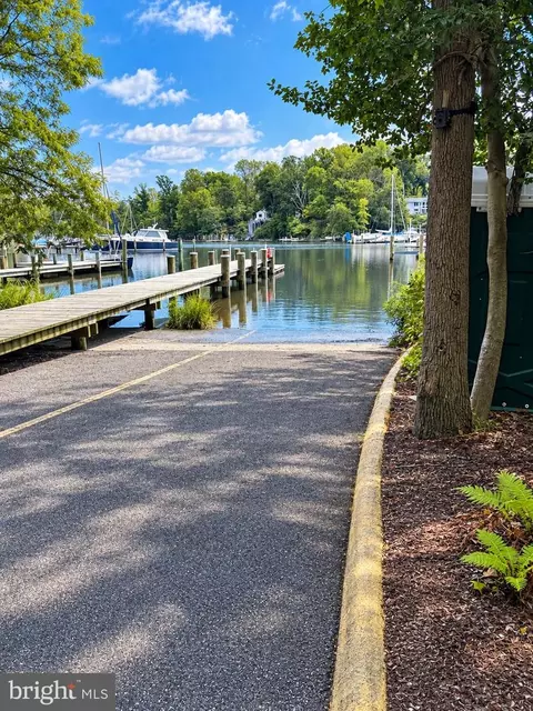 Exterior - 1007 Harbor Dr, Annapolis, MD 21403 photo 13 of 14