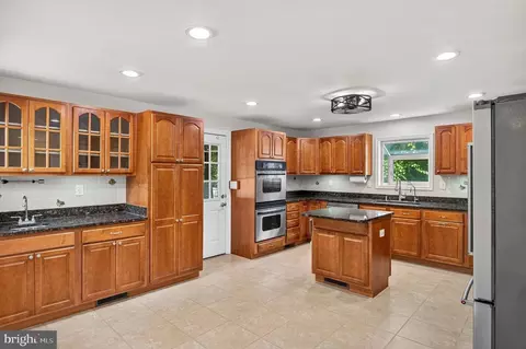 Kitchen - 1007 Harbor Dr, Annapolis, MD 21403 photo 1 of 4