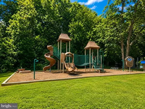View/Area - 1007 Harbor Dr, Annapolis, MD 21403 photo 3 of 3