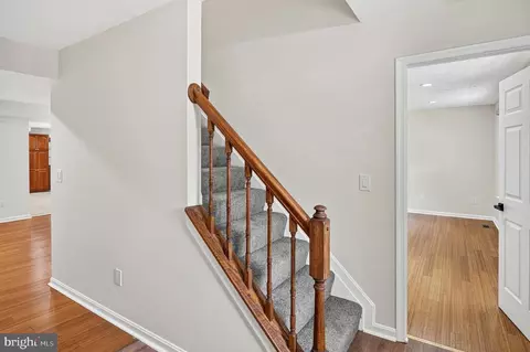 Entry Way - 1007 Harbor Dr, Annapolis, MD 21403 photo 2 of 4
