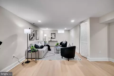 Living - 326 Ellerton S, Laurel, MD 20724 photo 3 of 4