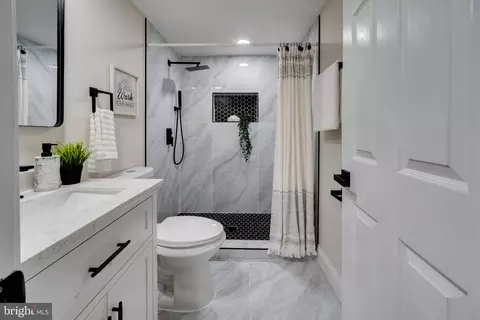 Bath - 326 Ellerton S, Laurel, MD 20724 photo 3 of 3