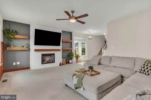 Living - 2152 Millhaven Dr, Edgewater, MD 21037 photo 2 of 2