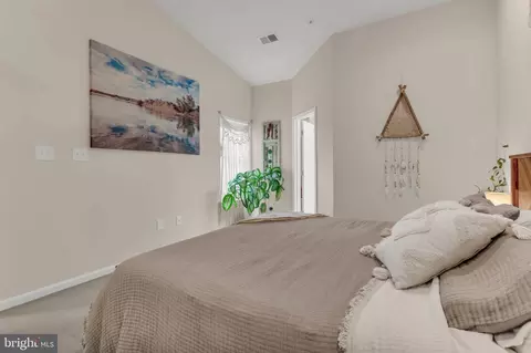 Bedroom - 2152 Millhaven Dr, Edgewater, MD 21037 photo 2 of 7