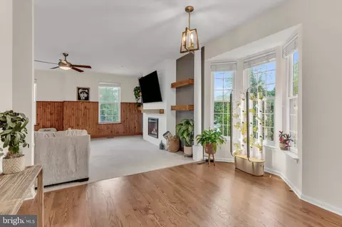 Living - 2152 Millhaven Dr, Edgewater, MD 21037 photo 1 of 2