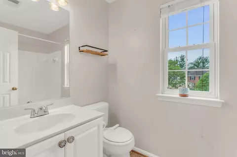 Bath - 2152 Millhaven Dr, Edgewater, MD 21037 photo 3 of 3