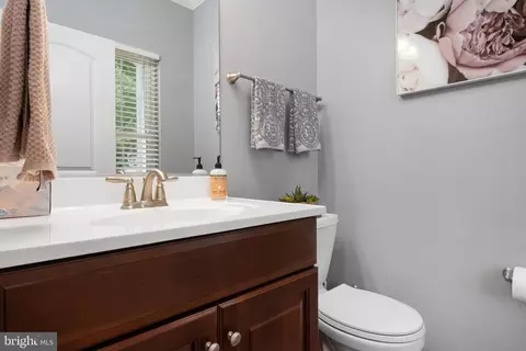 Entry Way - 4637 Potomac Rd, Pasadena, MD 21122 photo 3 of 7