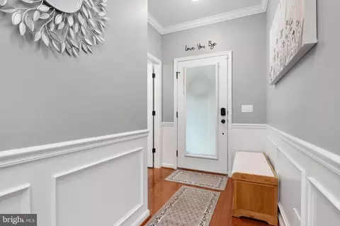 Entry Way - 4637 Potomac Rd, Pasadena, MD 21122 photo 2 of 7