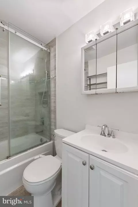 Bath - 641 Chapelview Dr, Odenton, MD 21113 photo 2 of 2