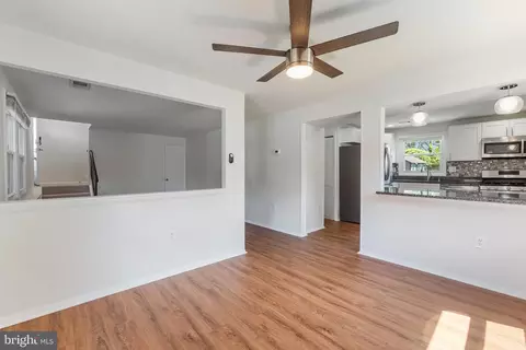 Living - 641 Chapelview Dr, Odenton, MD 21113 photo 4 of 4