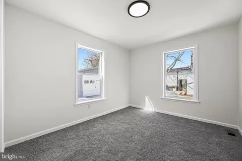 Bedroom - 3718 4th Ave, Edgewater, MD 21037 photo 4 of 5